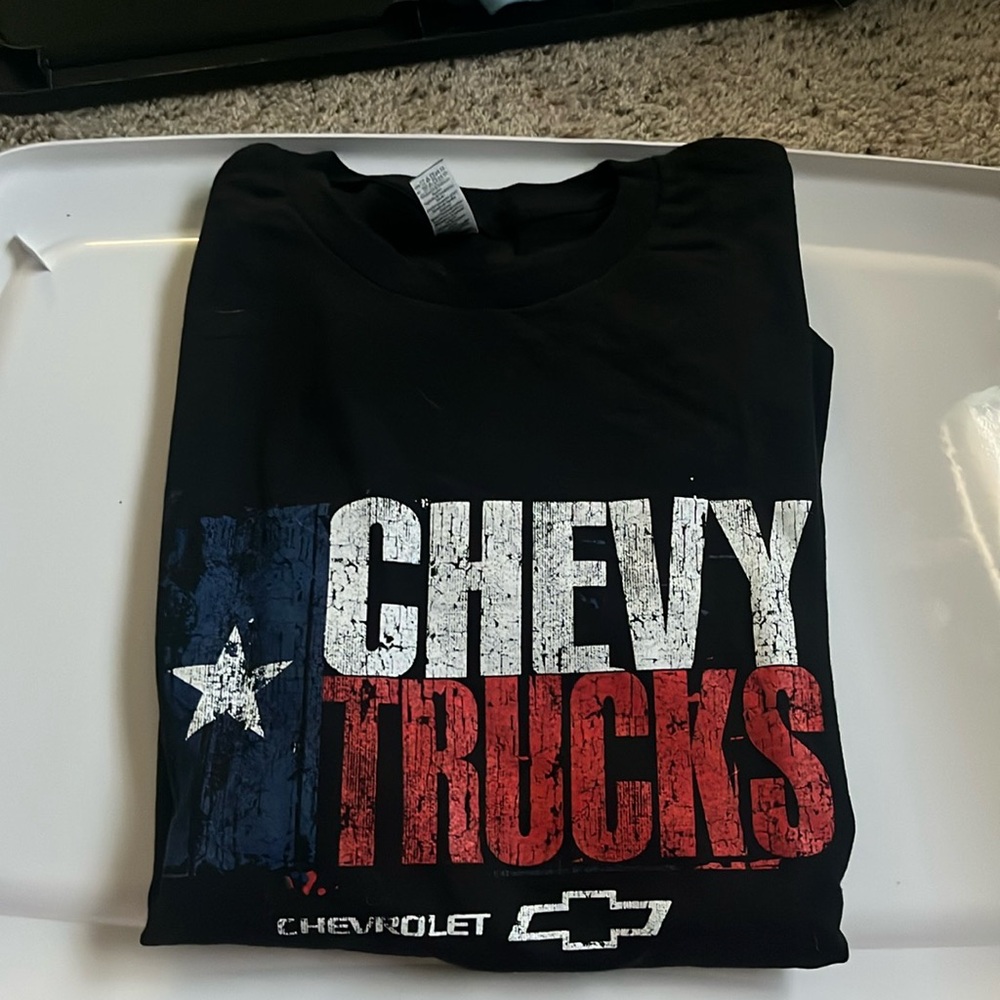 Gildan Chevy Trucks Shirt in X-Large (Unisex)